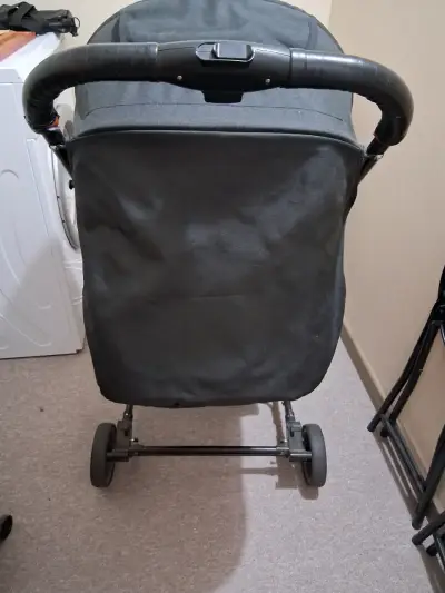 Coche de bebé Infanti plegable negro - miniatura 3