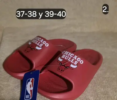 Sandalias Rojas Chicago Bulls NBA - miniatura 1