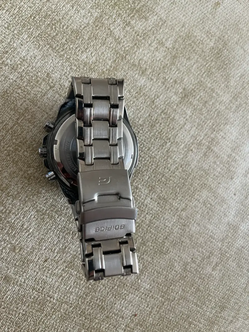 Reloj Casio Edifice con Pulsera de Acero Inoxidable - 2