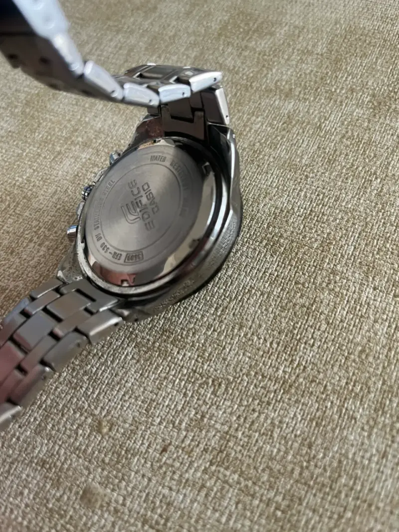 Reloj Casio Edifice con Pulsera de Acero Inoxidable - 3