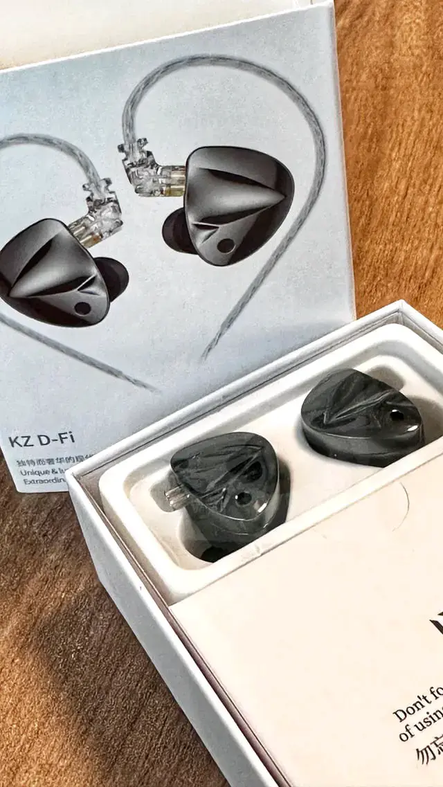Auriculares In-Ear KZ D-Fi con diseño ergonómico - 3