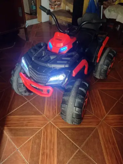 Cuatrimoto eléctrica para niños Bebesit roja y negra - miniatura 2