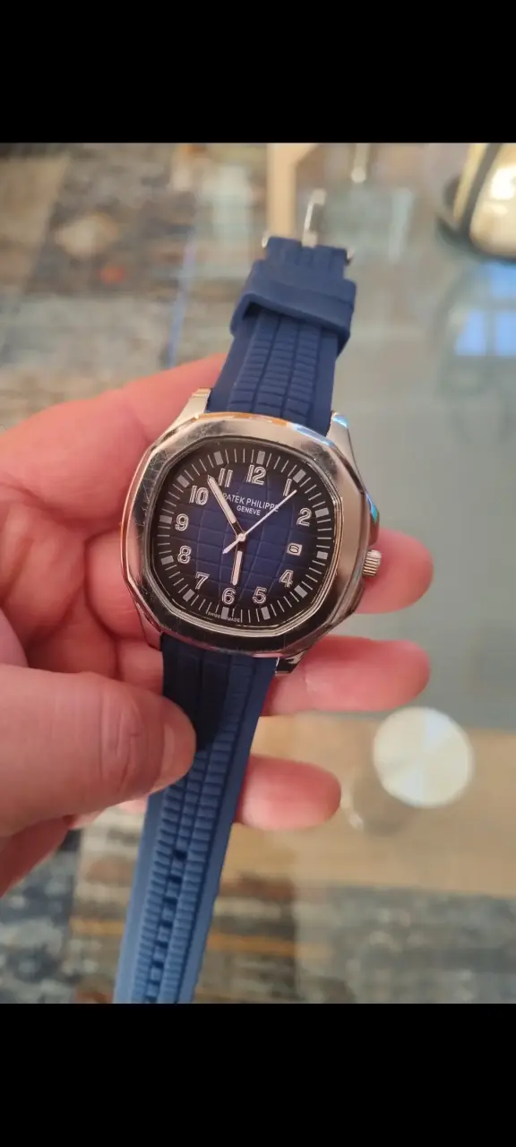 Reloj de pulsera azul con correa de silicona - 3