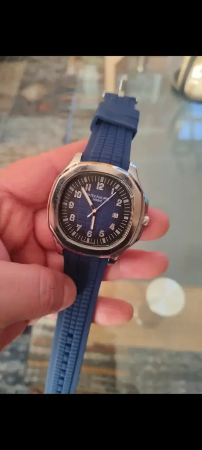 Reloj de pulsera azul con correa de silicona - miniatura 3