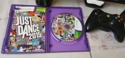 Consola Xbox 360 con Kinect y dos controles - miniatura 6