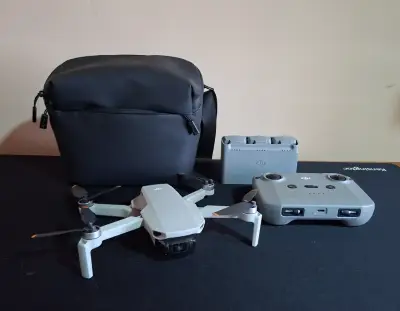 Drone DJI Mini 4K Fly More Combo - miniatura 1