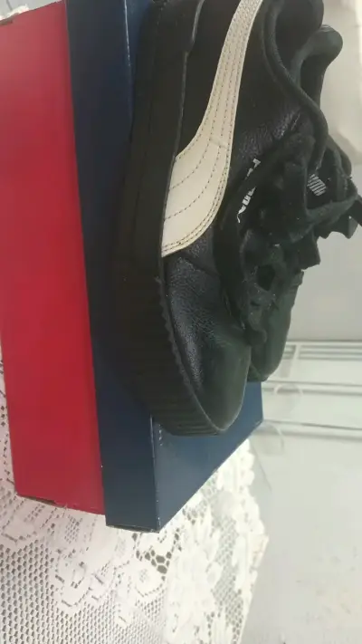 Zapatillas negras Puma para mujer - miniatura 1
