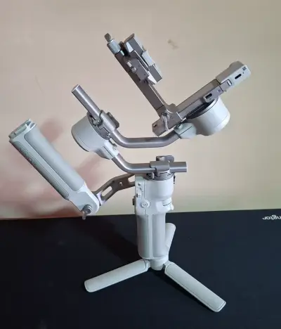 Estabilizador DJI RS4 Mini - Combo - miniatura 1