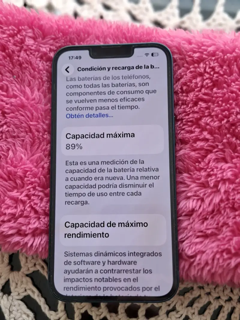 iPhone 13 en buen estado con caja original - 2