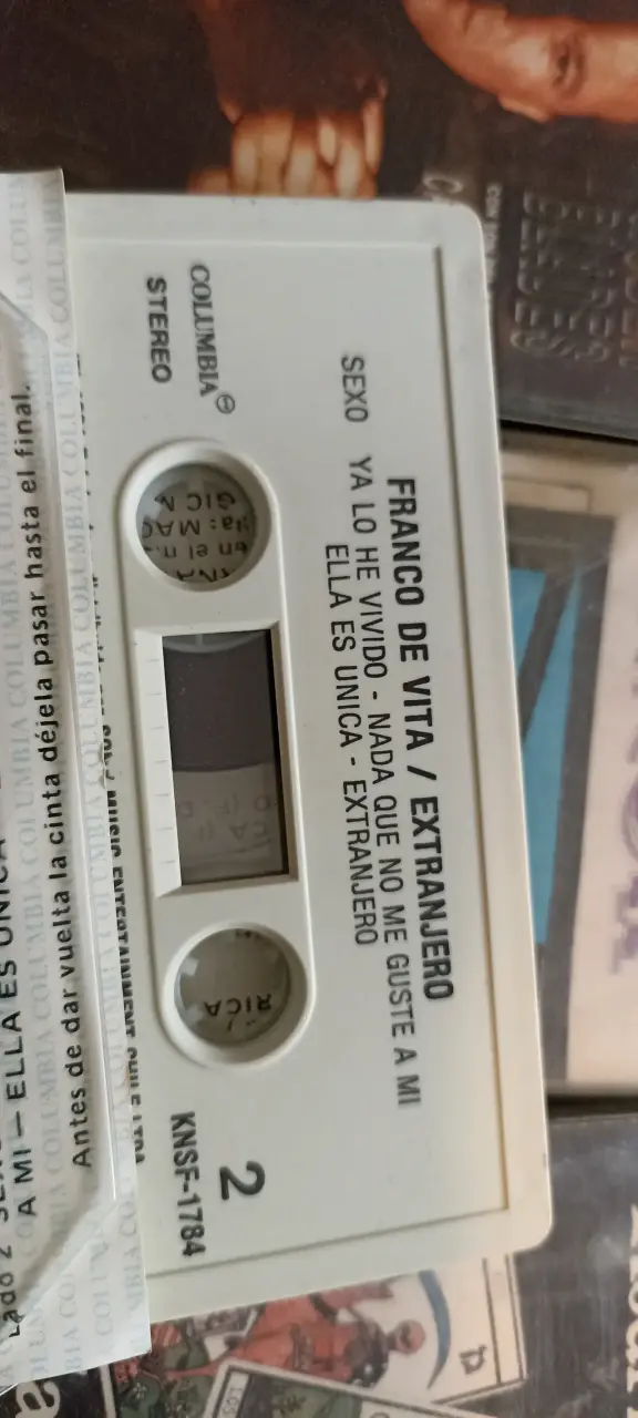 Colección de Cassettes de Música  latina - 4