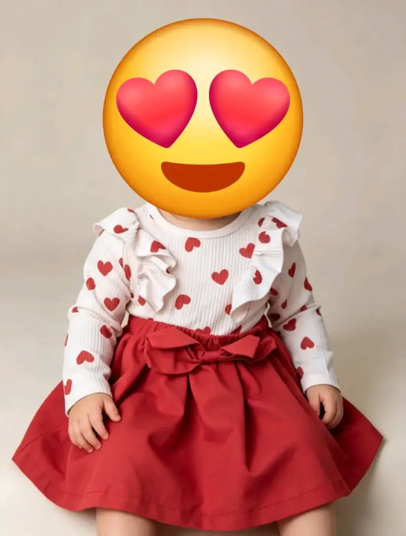 Vestido de bebé con corazones y volantes - 1