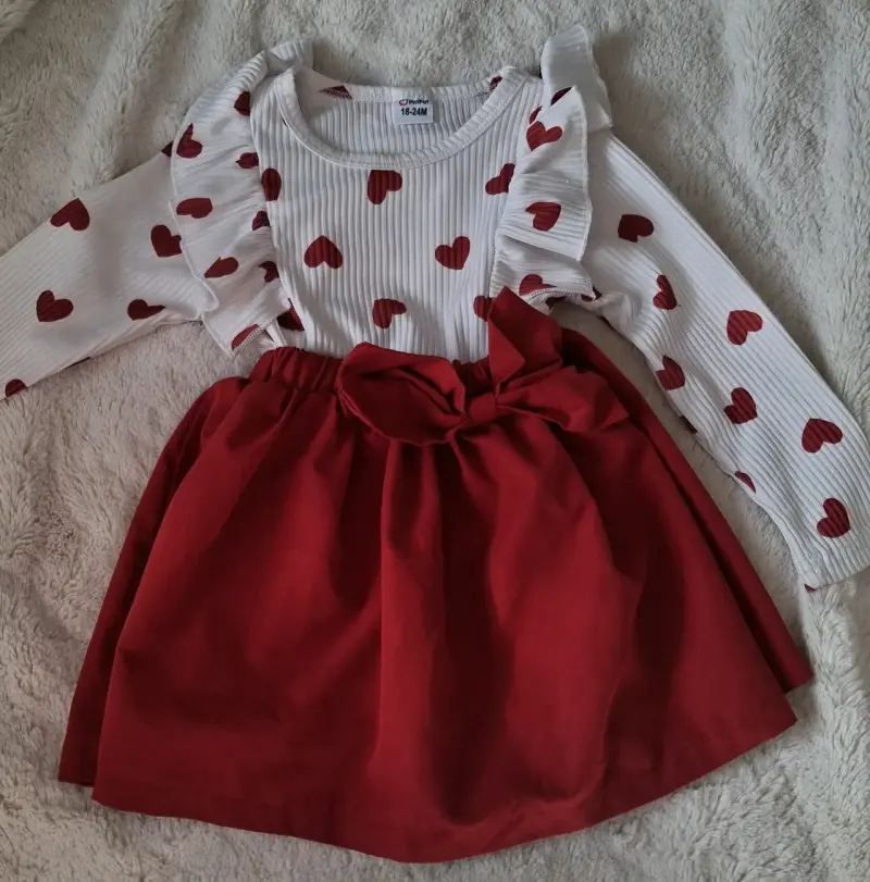 Vestido de bebé con corazones y volantes - 2