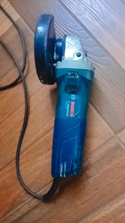 Taladro eléctrico Bosch profesional usado - miniatura 2