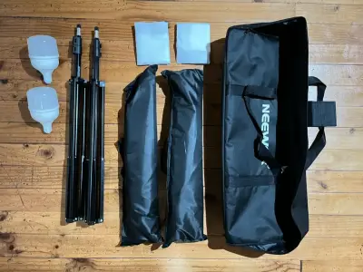 Kit de Iluminación Softbox Neewer NK800 LED RGB - miniatura 1
