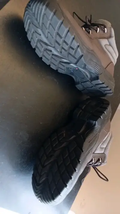 Botas de seguridad marrones resistentes - miniatura 2