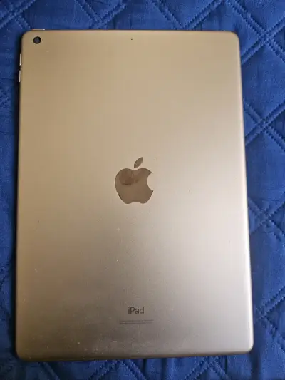 iPad 8va generación 32 gb Gold Rose - miniatura 2