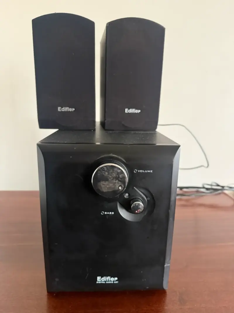 Parlantes Edifier R231T con Subwoofer - 1
