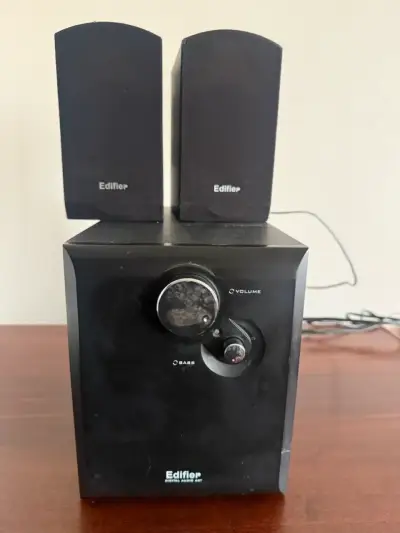 Parlantes Edifier R231T con Subwoofer - miniatura 1