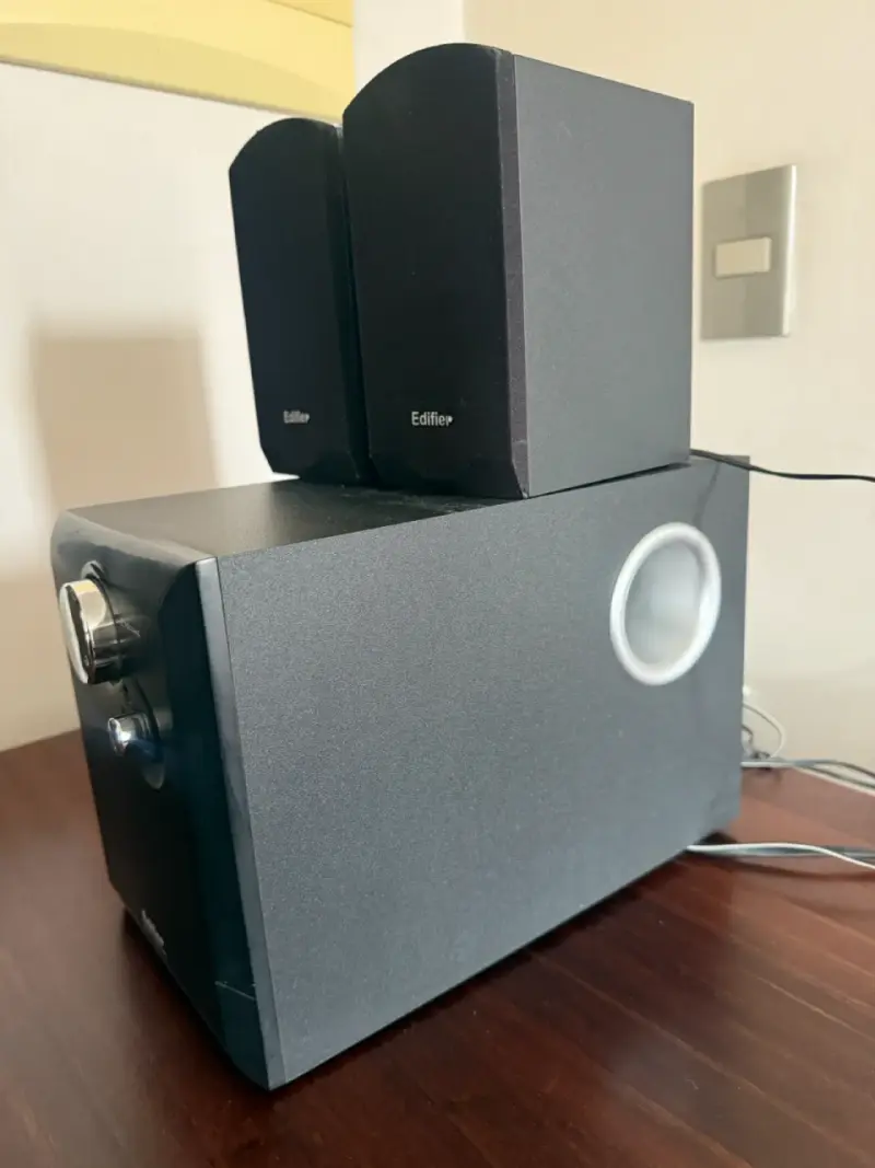 Parlantes Edifier R231T con Subwoofer - 2