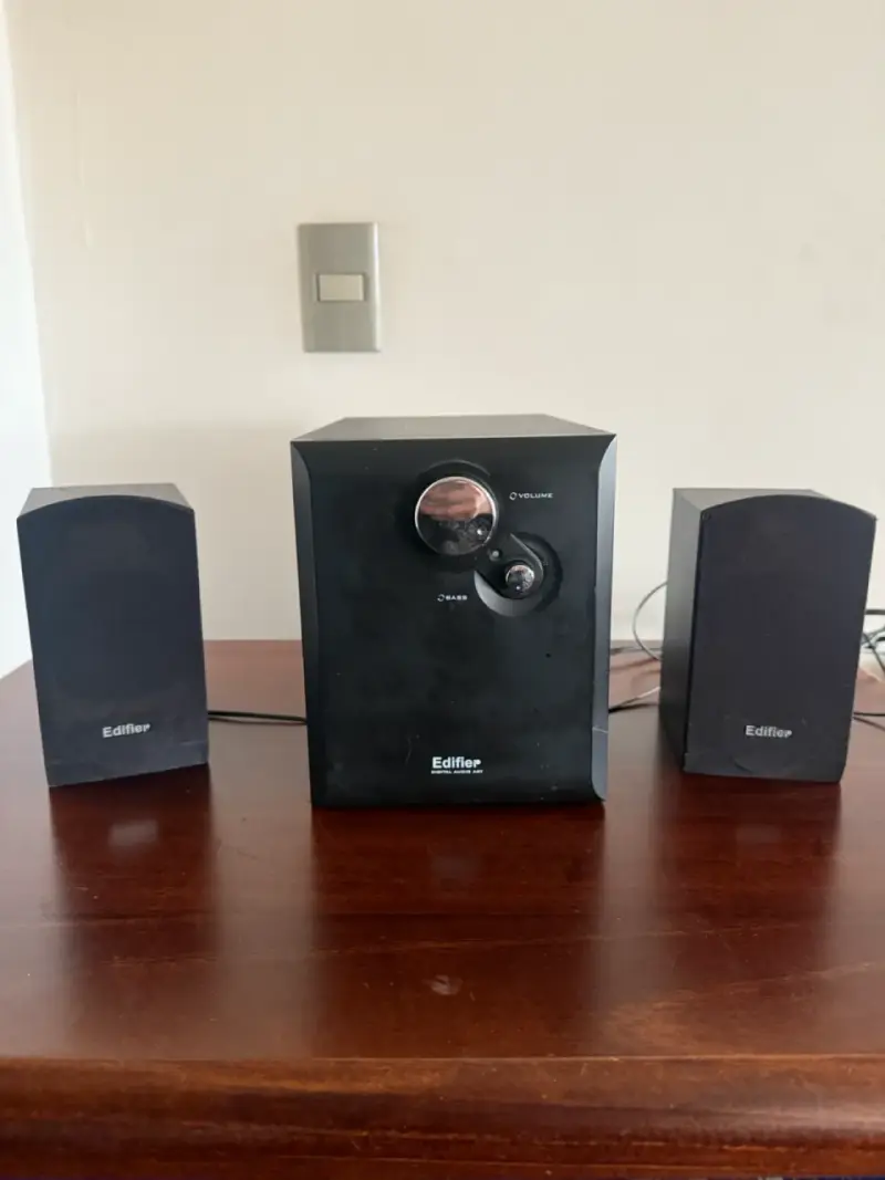 Parlantes Edifier R231T con Subwoofer - 3