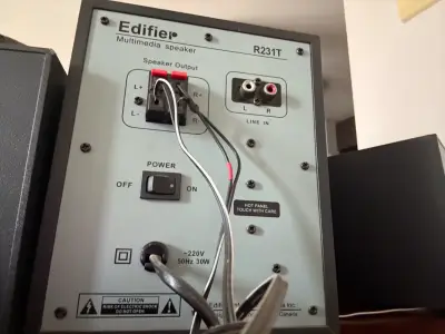 Parlantes Edifier R231T con Subwoofer - miniatura 4