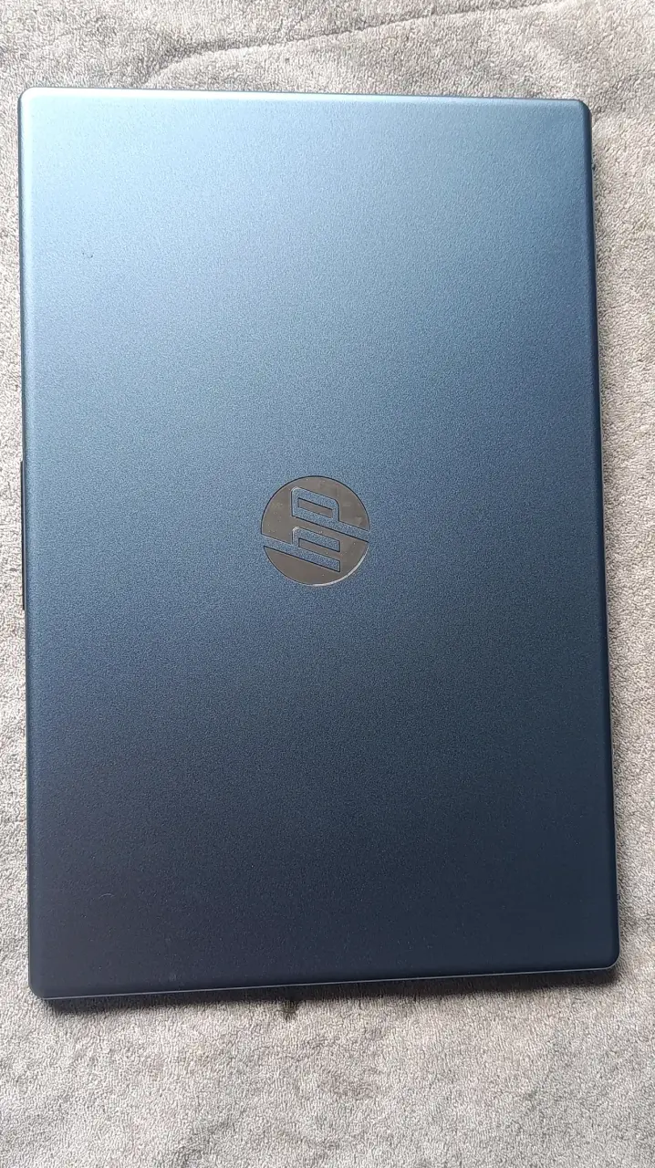 Laptop HP 15.6 pulgadas Ryzen 3 8GB RAM - 3