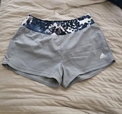 Shorts deportivos grises Adidas Climalite - miniatura 1
