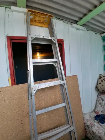 Escalera extensible de aluminio para trabajo seguro - miniatura 2
