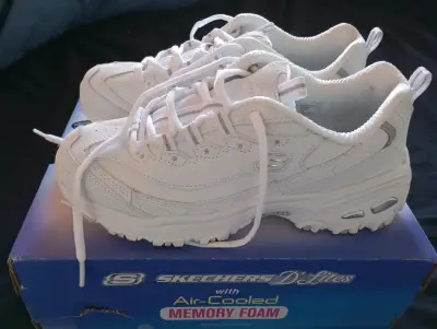 Zapatillas blancas Skechers D'Lites para mujer - miniatura 2