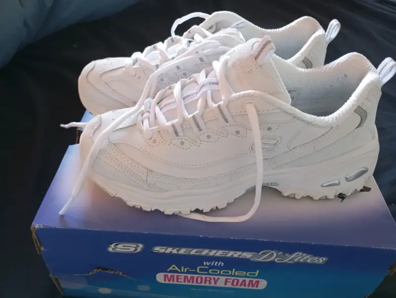 Zapatillas blancas Skechers D'Lites para mujer - 4