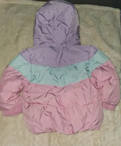 Chaqueta de invierno para niña con capucha - miniatura 1