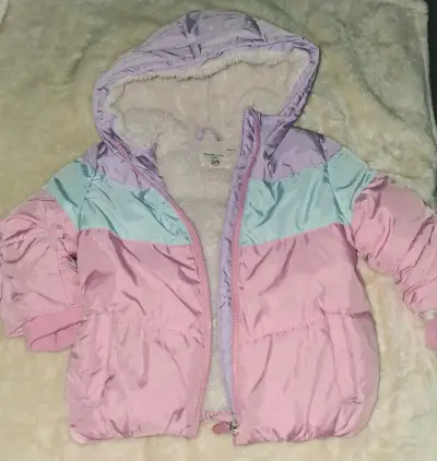 Chaqueta de invierno para niña con capucha - miniatura 5