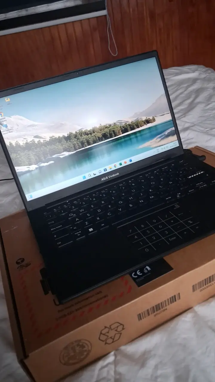 Laptop ASUS VivoBook con AMD Ryzen 5 - 1