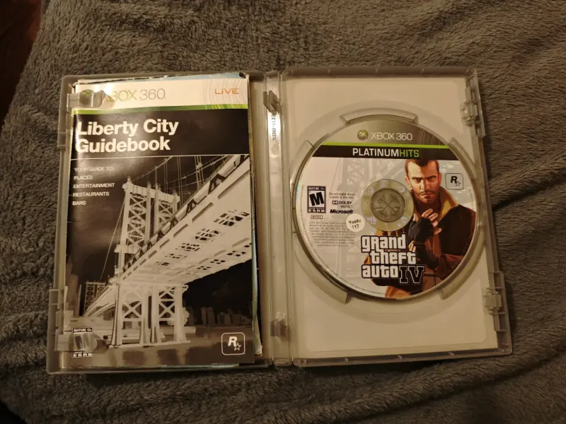 Juego Xbox 360 Grand Theft Auto IV Platinum Hits - 3