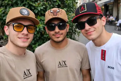 Gorra negra con diseño de toro y texto - miniatura 5