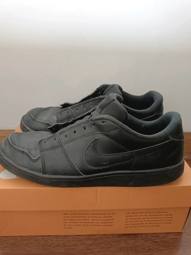 Nike Negros Vintage - 1