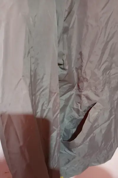 Cortaviento Gris Detalles Amarillos Hombre L - miniatura 2