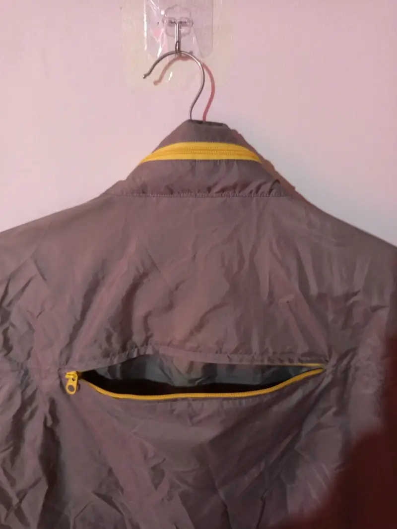 Cortaviento Gris Detalles Amarillos Hombre L - 5