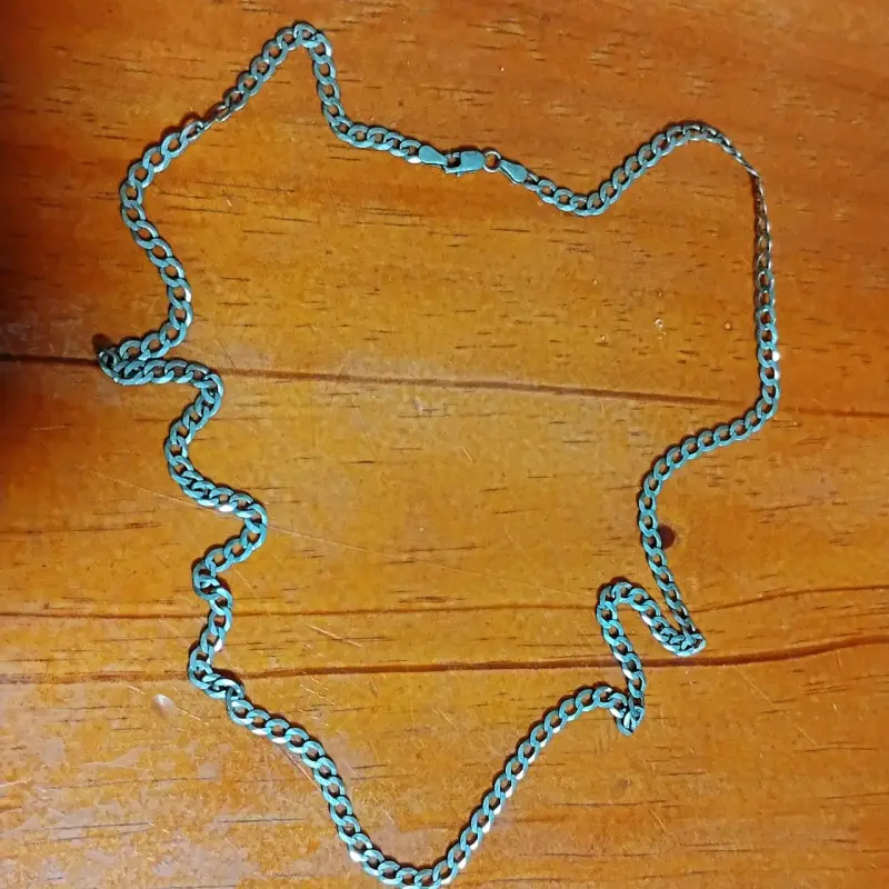 Cadena de metal color plata