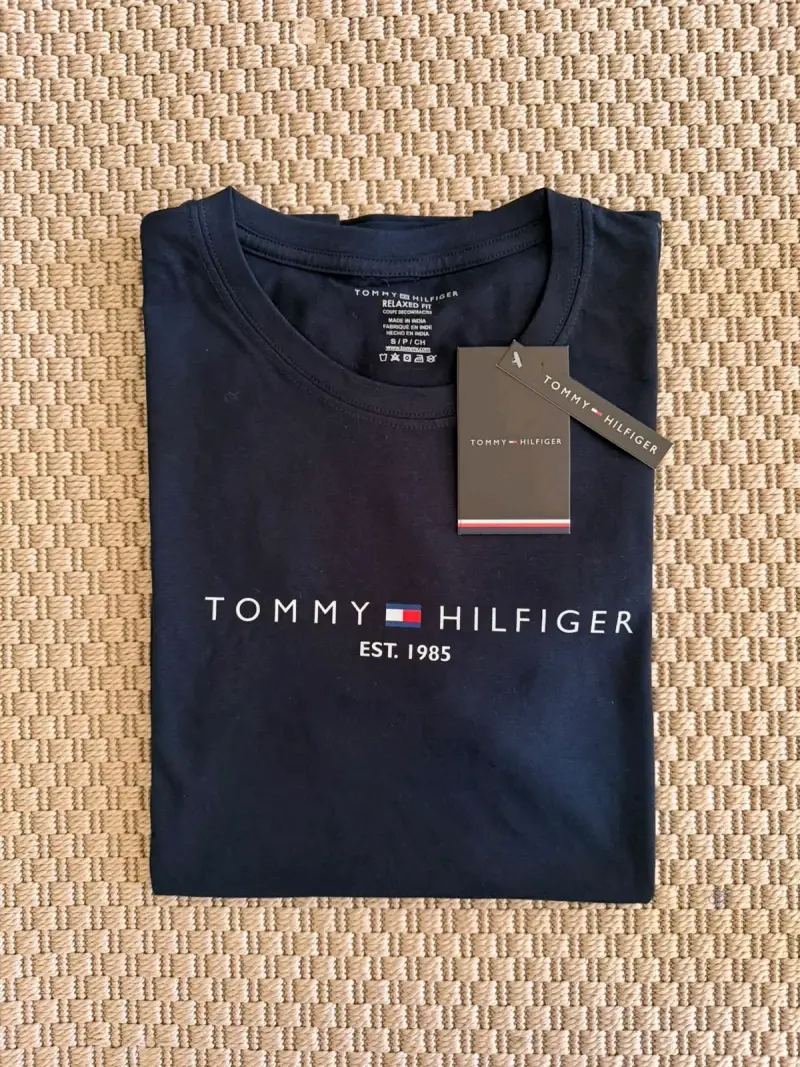 Polera Negra Tommy Hilfiger Relaxed Fit - 2