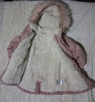 Abrigo de niña con capucha y forro polar 12 meses - miniatura 3
