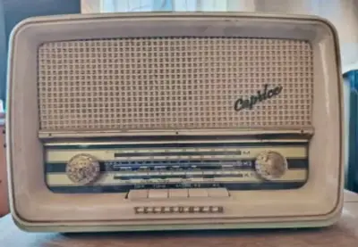 Radio vintage Telefunken Caprice 7 AM/FM - miniatura 1
