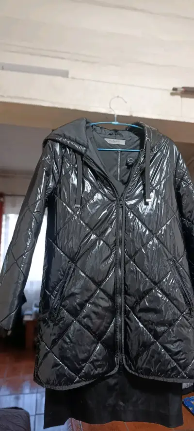 Chaqueta acolchada negra con capucha Basement - miniatura 1