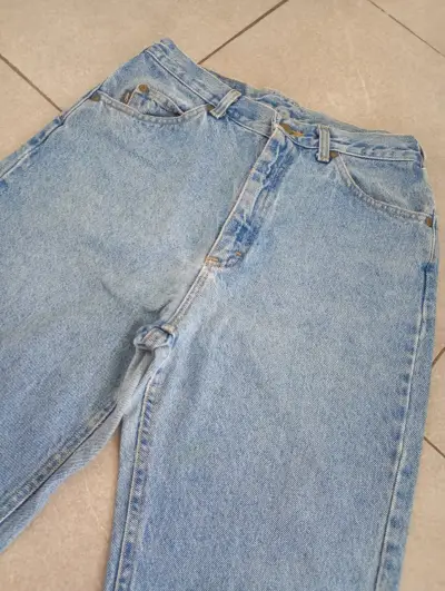 Jeans clásicos de mezclilla azul talla 38 - miniatura 3