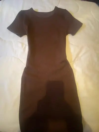 Vestido ajustado marrón de manga corta - miniatura 2