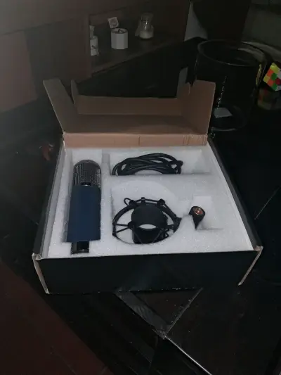 Micrófono de condensador con accesorios - miniatura 1