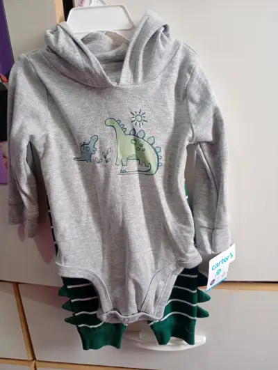 Conjunto de bebé Carter's con dinosaurios - miniatura 1