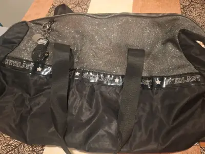 Bolso deportivo Everlast negro con brillo - miniatura 1