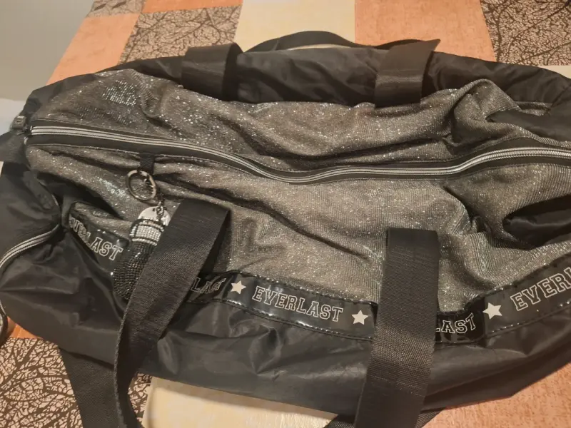 Bolso deportivo Everlast negro con brillo - 2
