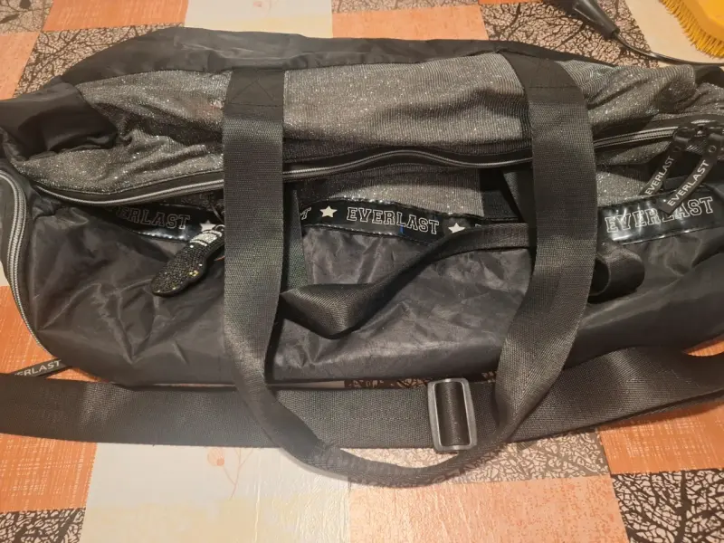 Bolso deportivo Everlast negro con brillo - 3